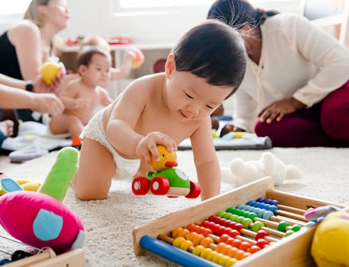 How to encourage very young babies to reach and learn